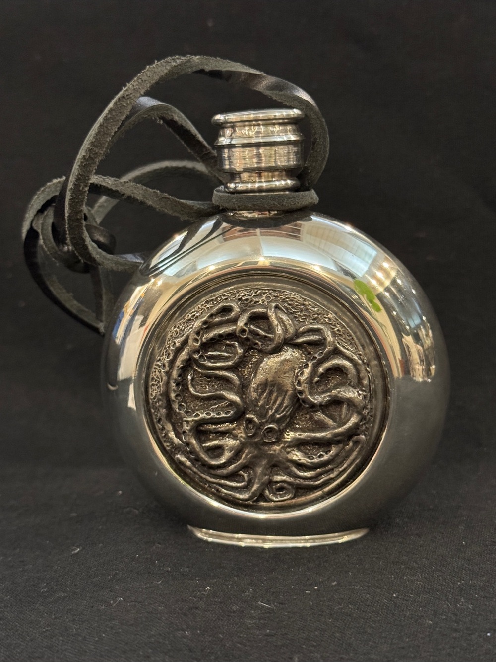 NIB Singletree Octopus Emblem Fine Pewter Flask Necklace - Silver
